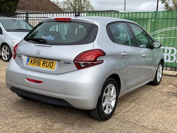 Used Peugeot 208 2016 for sale - 76252473: Photo
