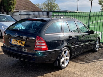 Used Mercedes-Benz C-Class 2005 for sale - 76252466: Photo