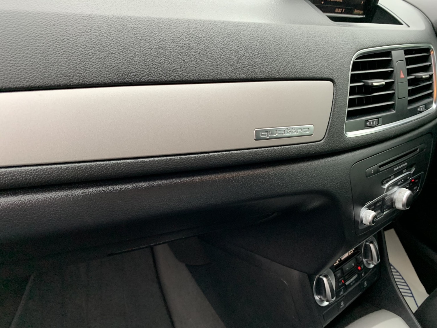 Used Audi Q3 2013 for sale - 76758822: Photo 23