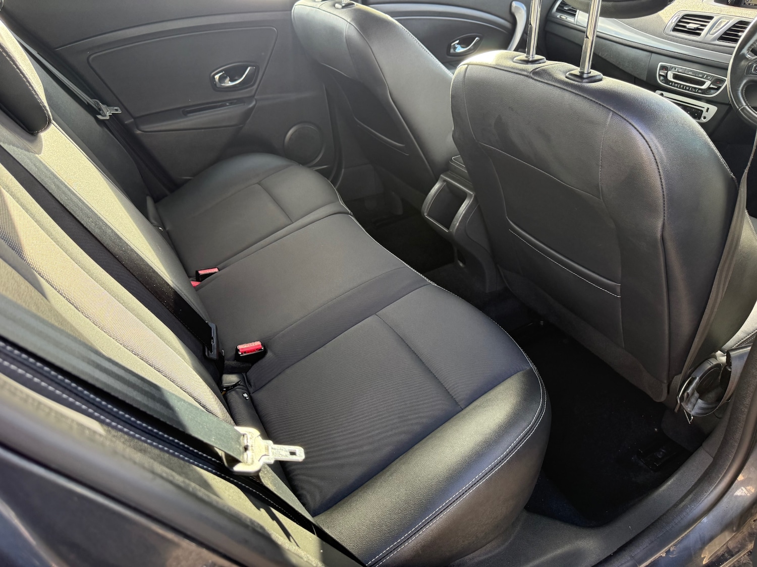 Used Renault Megane 2015 for sale - 76547457: Photo 11