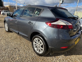 Used Renault Megane 2015 for sale - 76547457: Photo