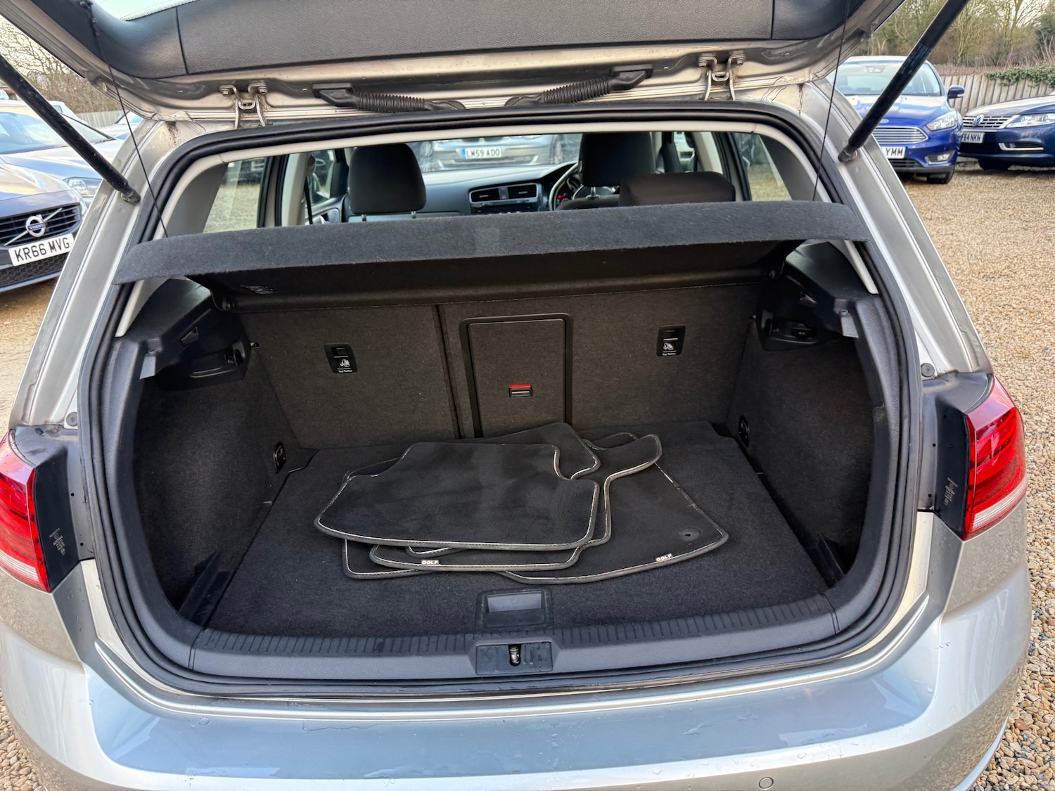 Used Volkswagen Golf 2017 for sale - 77228530: Photo 12