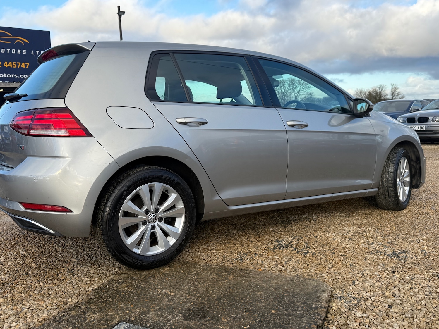 Used Volkswagen Golf 2017 for sale - 77228530: Photo 3