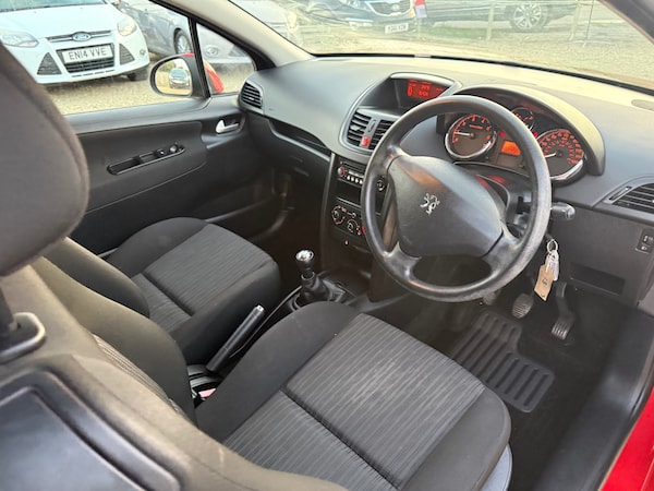 Used Peugeot 207 2010 for sale - 76304494: Photo 8