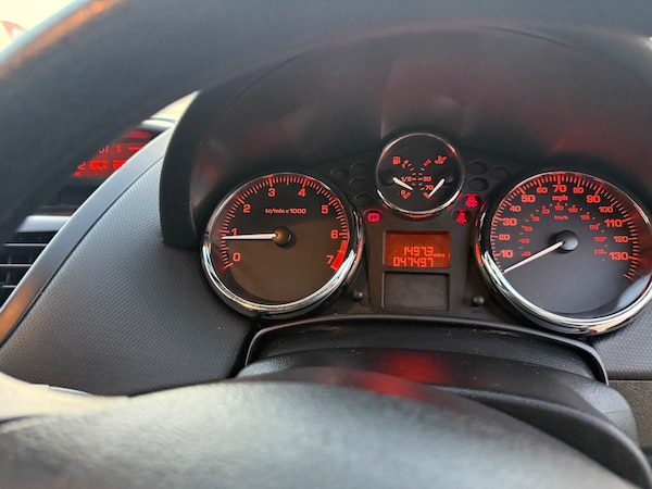Used Peugeot 207 2010 for sale - 76304494: Photo 9