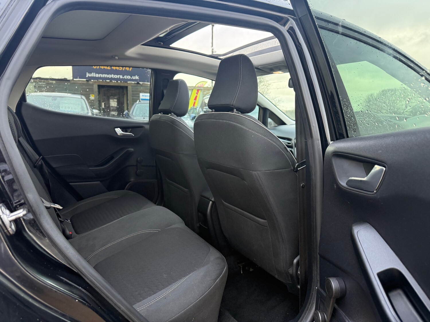 Used Ford Fiesta 2017 for sale - 77476950: Photo 12