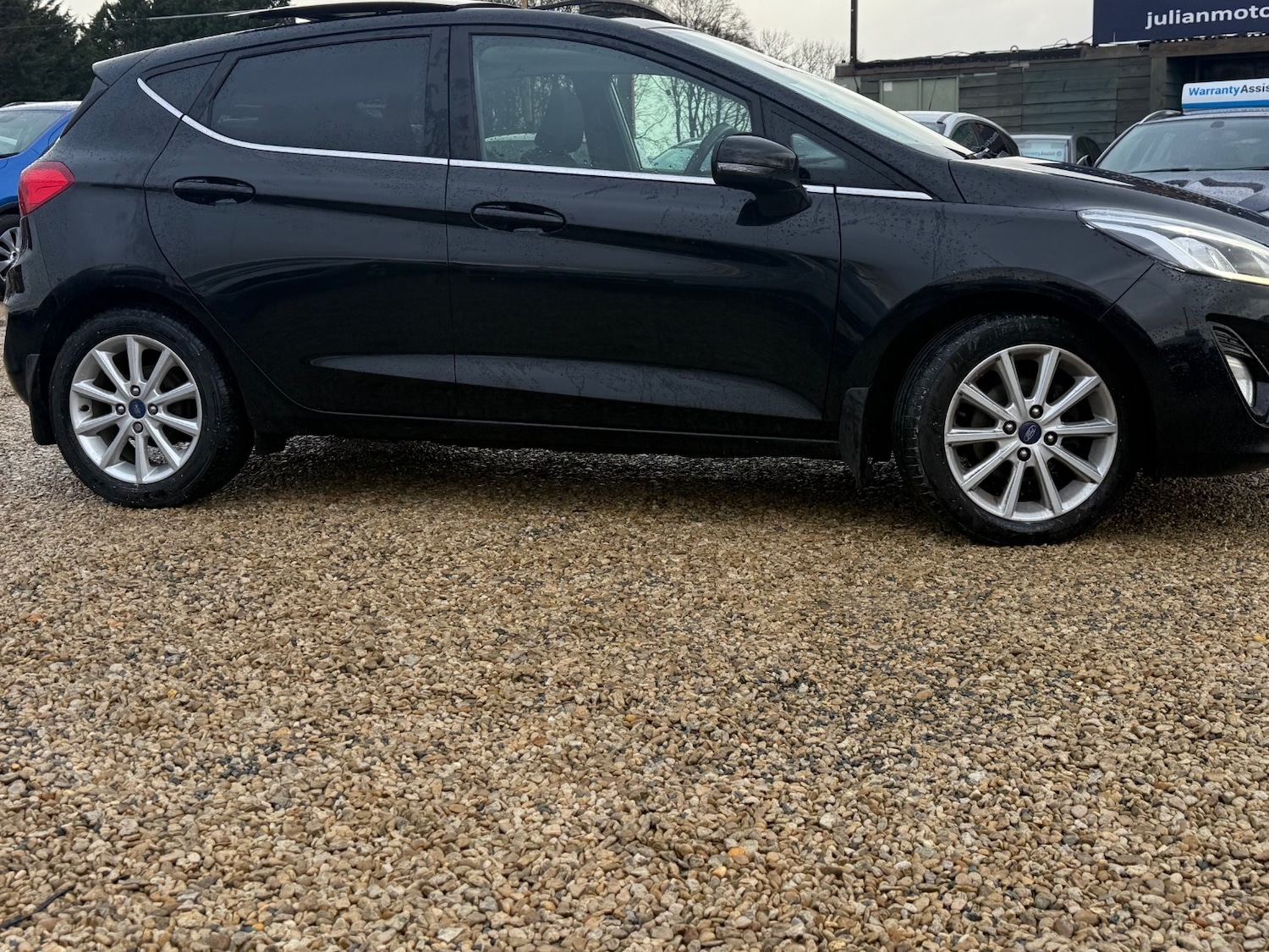 Used Ford Fiesta 2017 for sale - 77476950: Photo 3