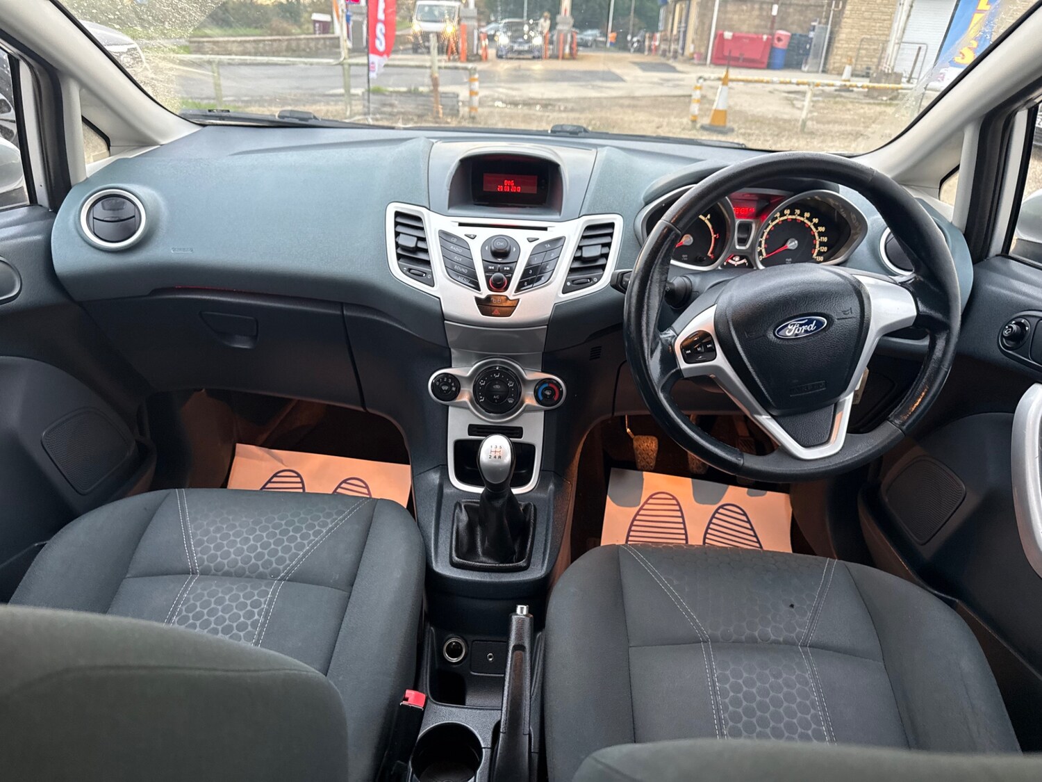 Used Ford Fiesta 2010 for sale - 76547990: Photo 16