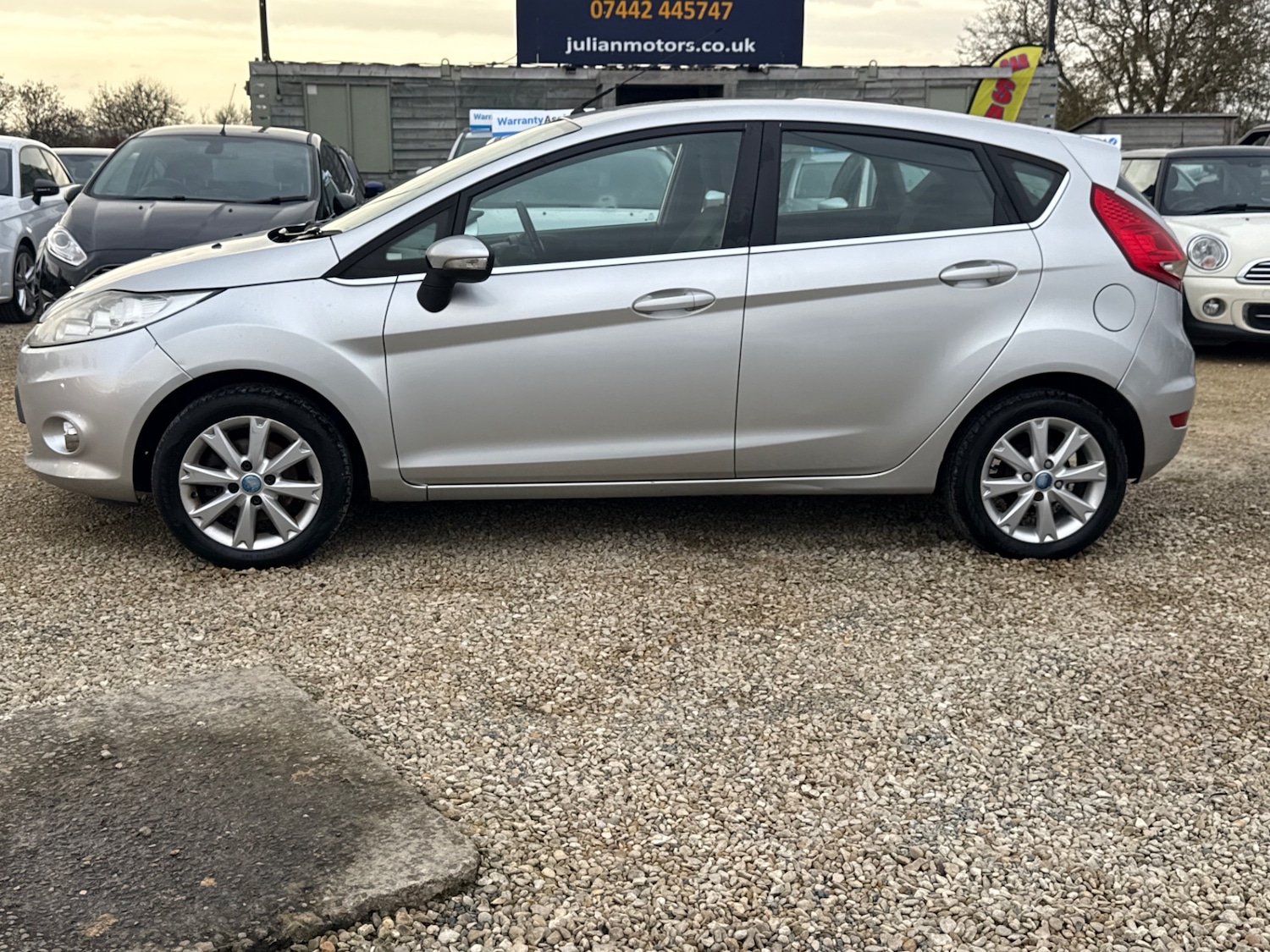 Used Ford Fiesta 2010 for sale - 76547990: Photo 2