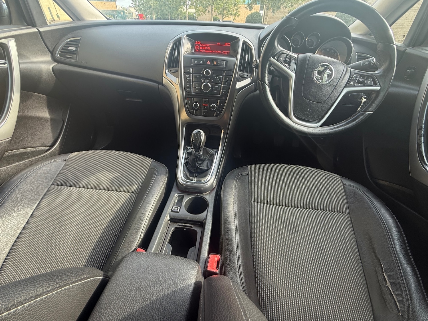 Used Vauxhall Astra 2012 for sale - 76121220: Photo 18