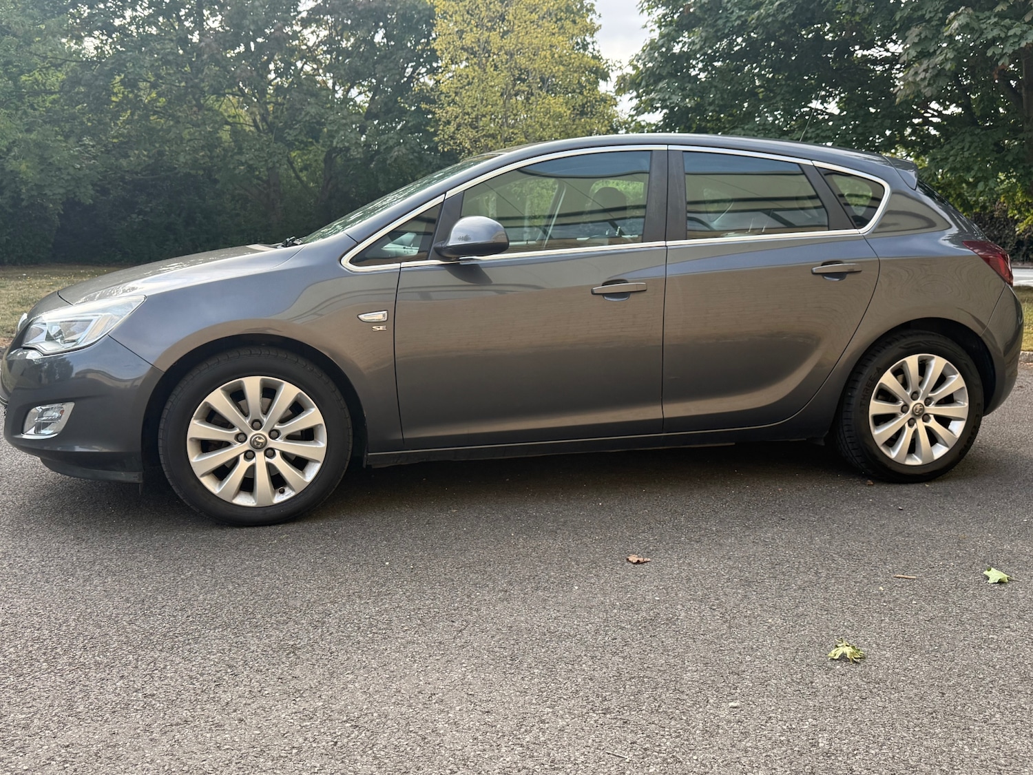 Used Vauxhall Astra 2012 for sale - 76121220: Photo 2