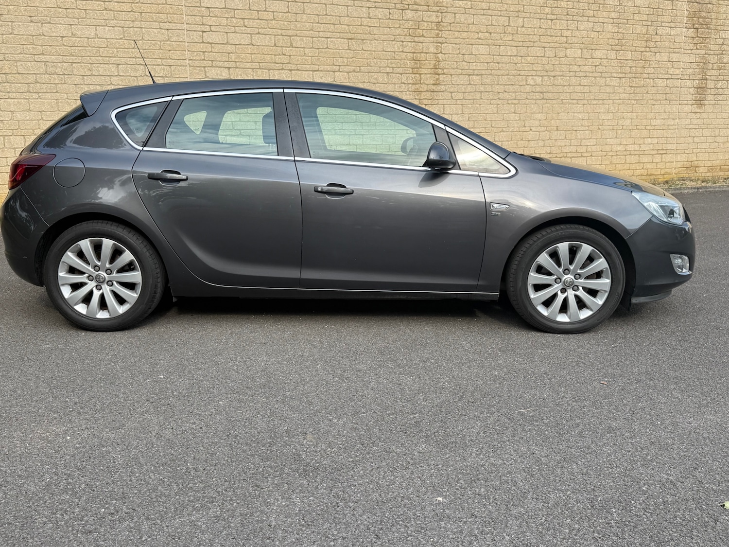 Used Vauxhall Astra 2012 for sale - 76121220: Photo 6