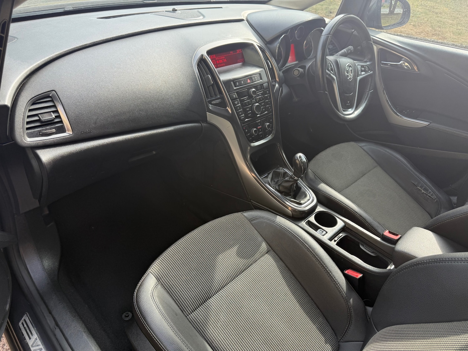 Used Vauxhall Astra 2012 for sale - 76121220: Photo 9