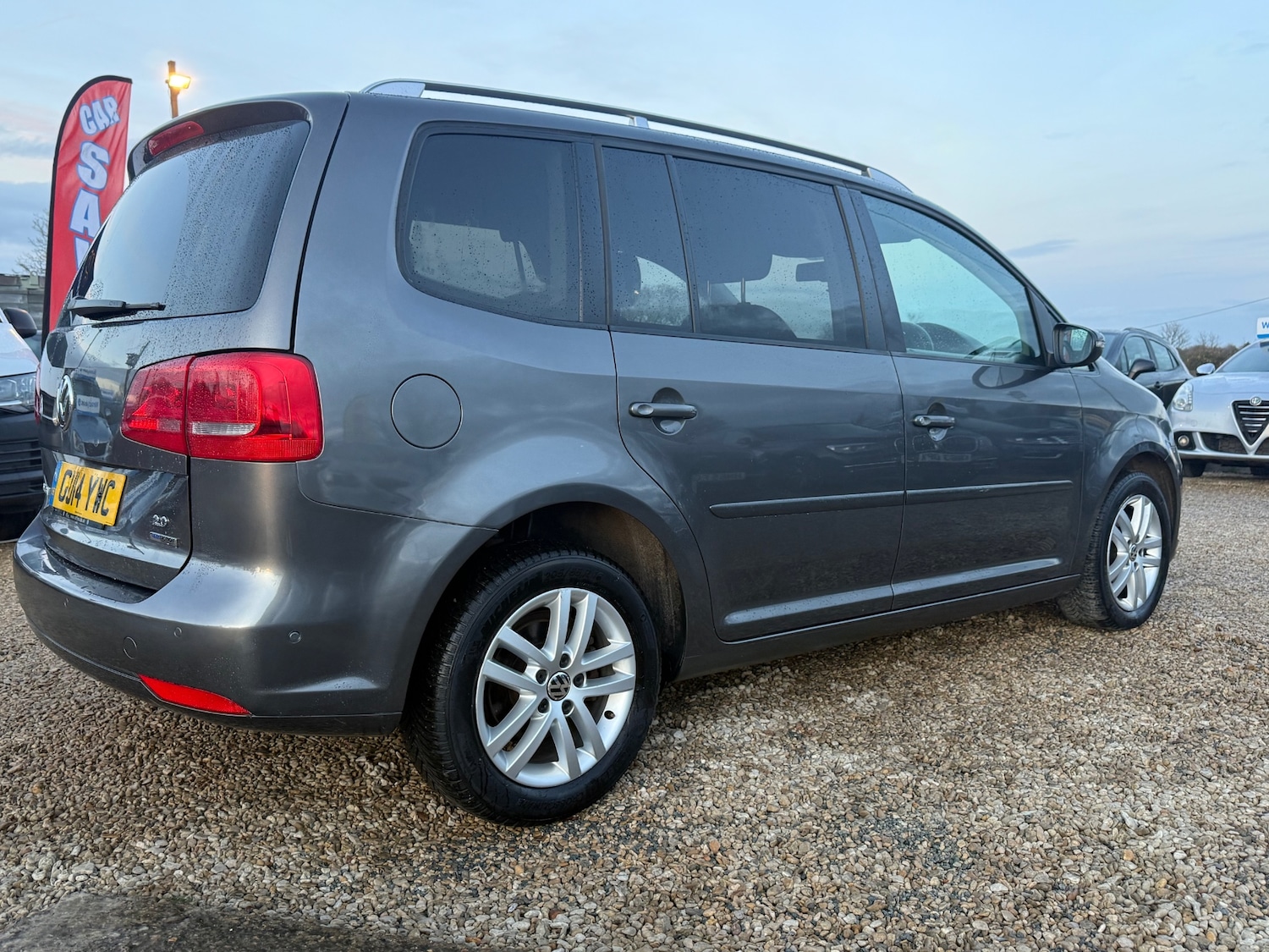 Used Volkswagen Touran 2014 for sale - 76785481: Photo 2