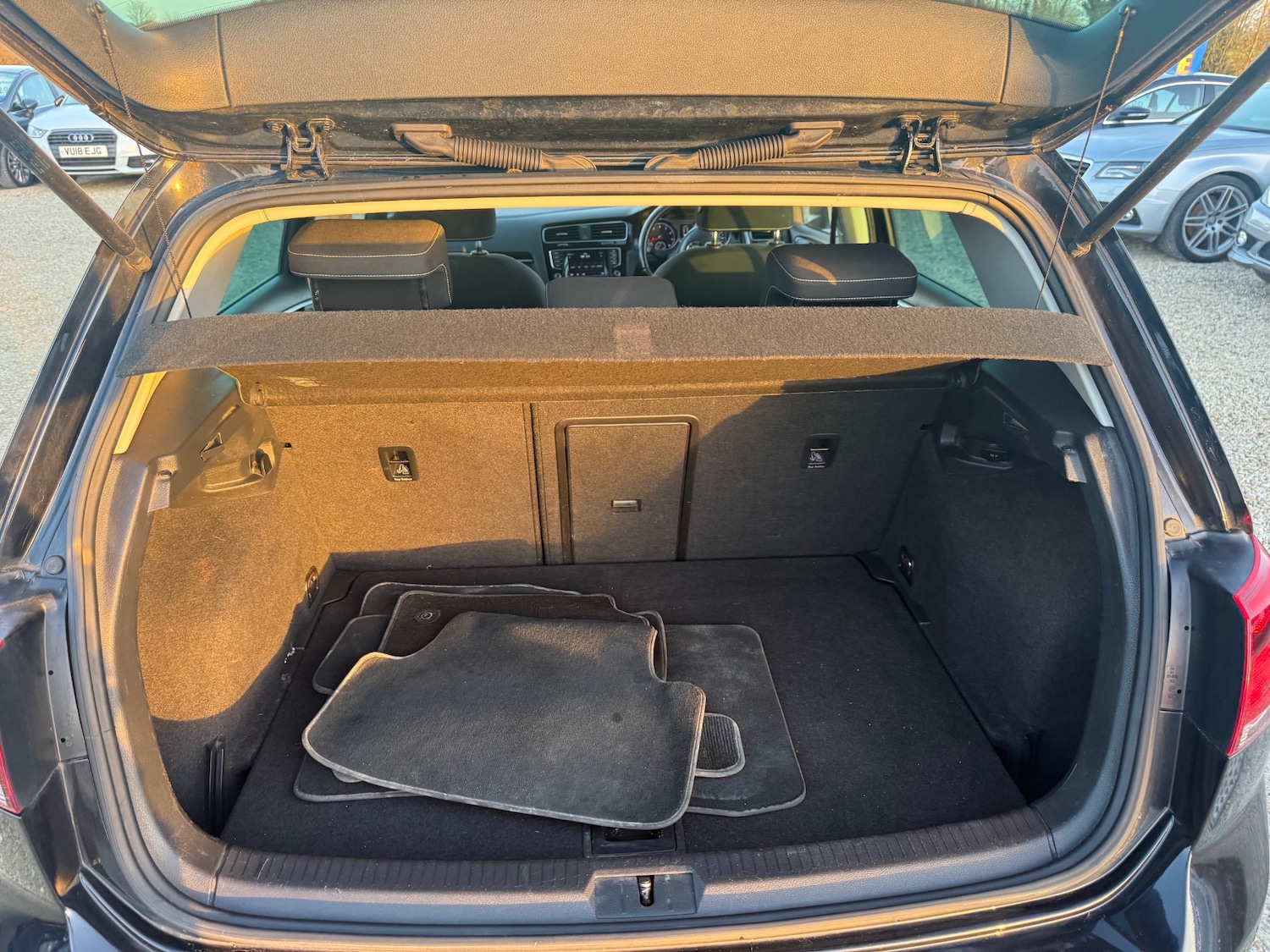 Used Volkswagen Golf 2014 for sale - 76785386: Photo 16