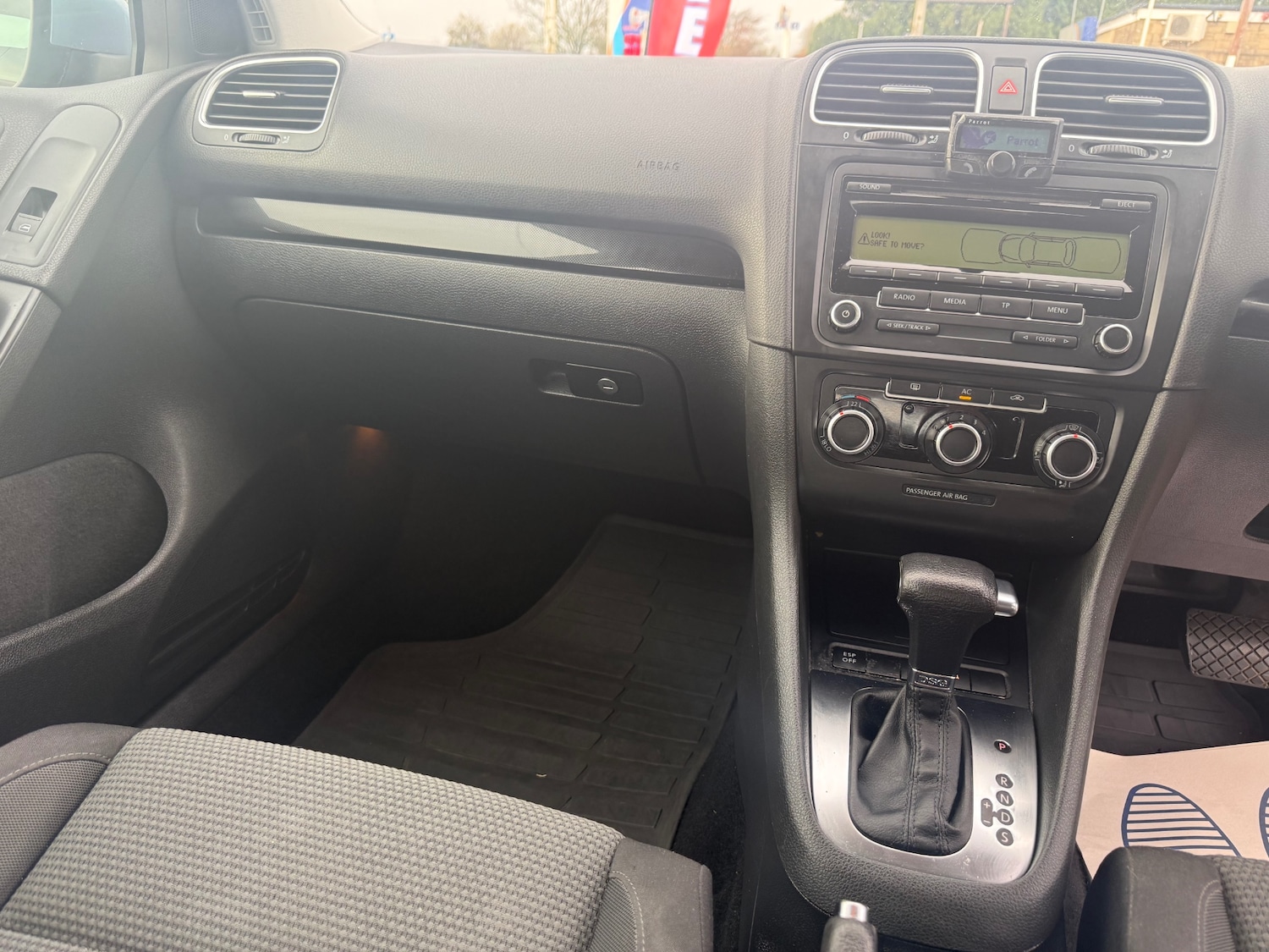 Used Volkswagen Golf 2010 for sale - 76547443: Photo 11