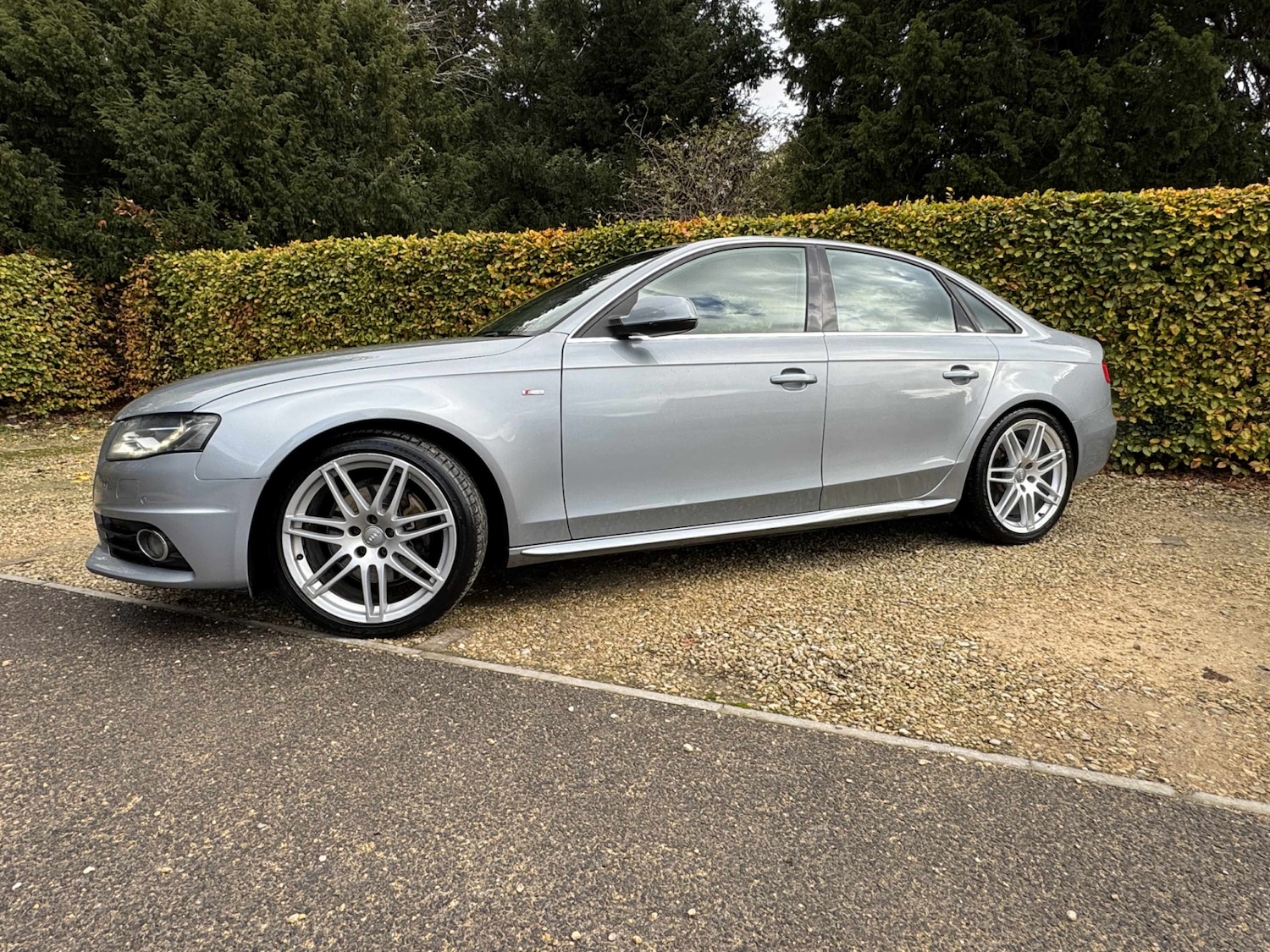 Used Audi A4 2010 for sale - 76482730: Photo 2