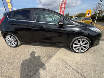 Used Ford Fiesta 2016 for sale - 79327280: Photo