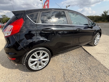 Used Ford Fiesta 2016 for sale - 79327280: Photo