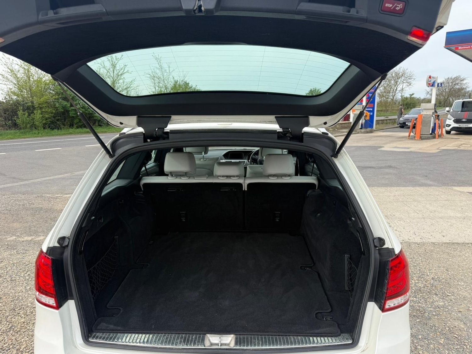 Used Mercedes-Benz E Class 2013 for sale - 78177135: Photo 13