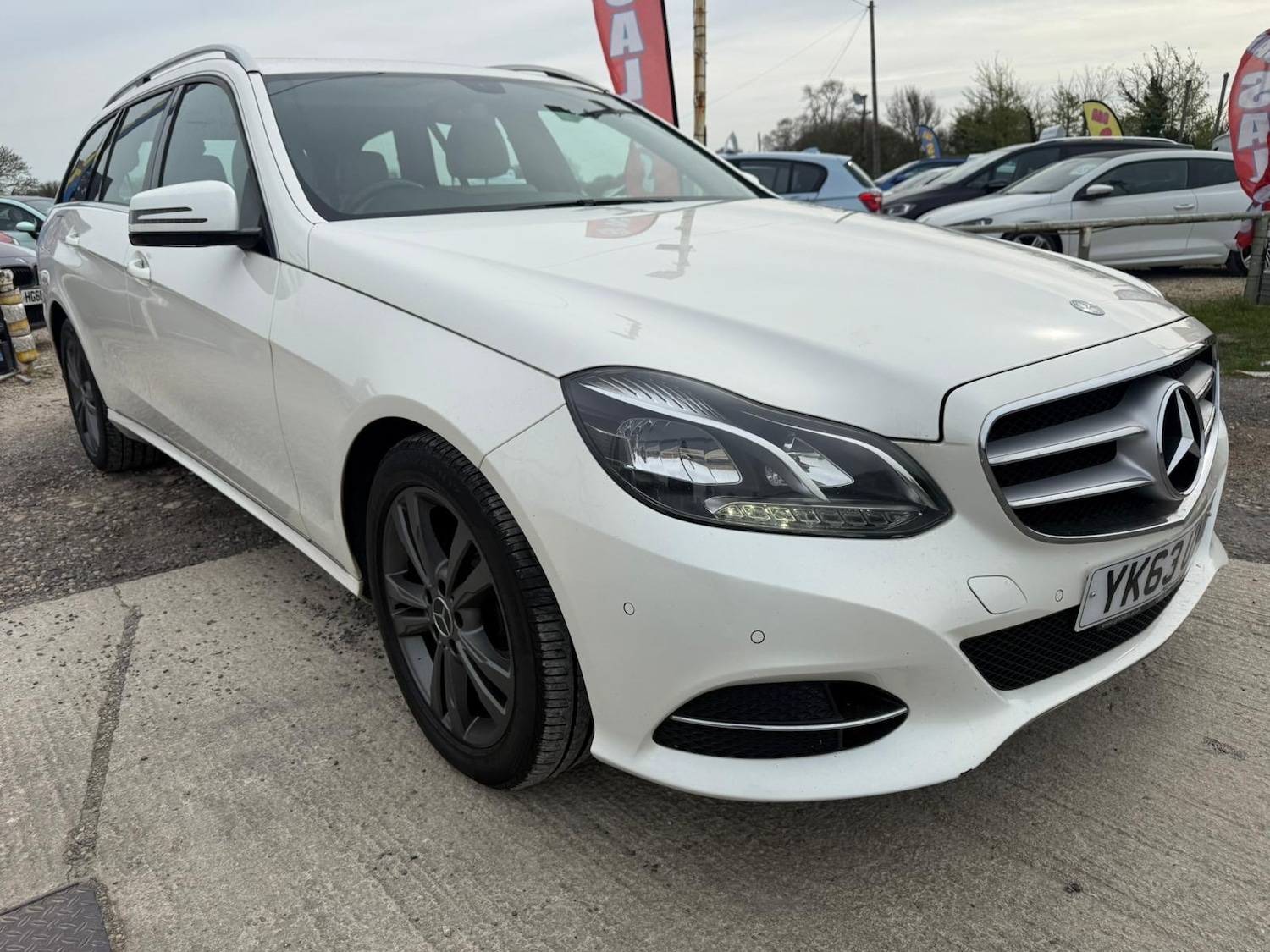 Used Mercedes-Benz E Class 2013 for sale - 78177135: Photo 2