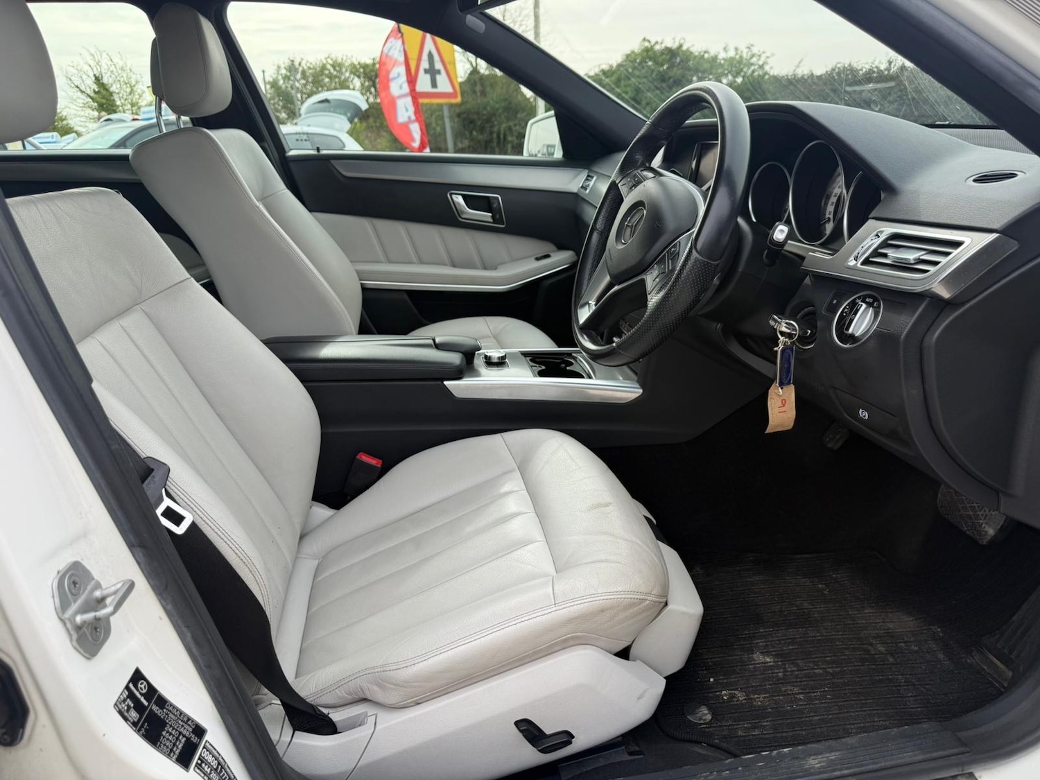 Used Mercedes-Benz E Class 2013 for sale - 78177135: Photo 21