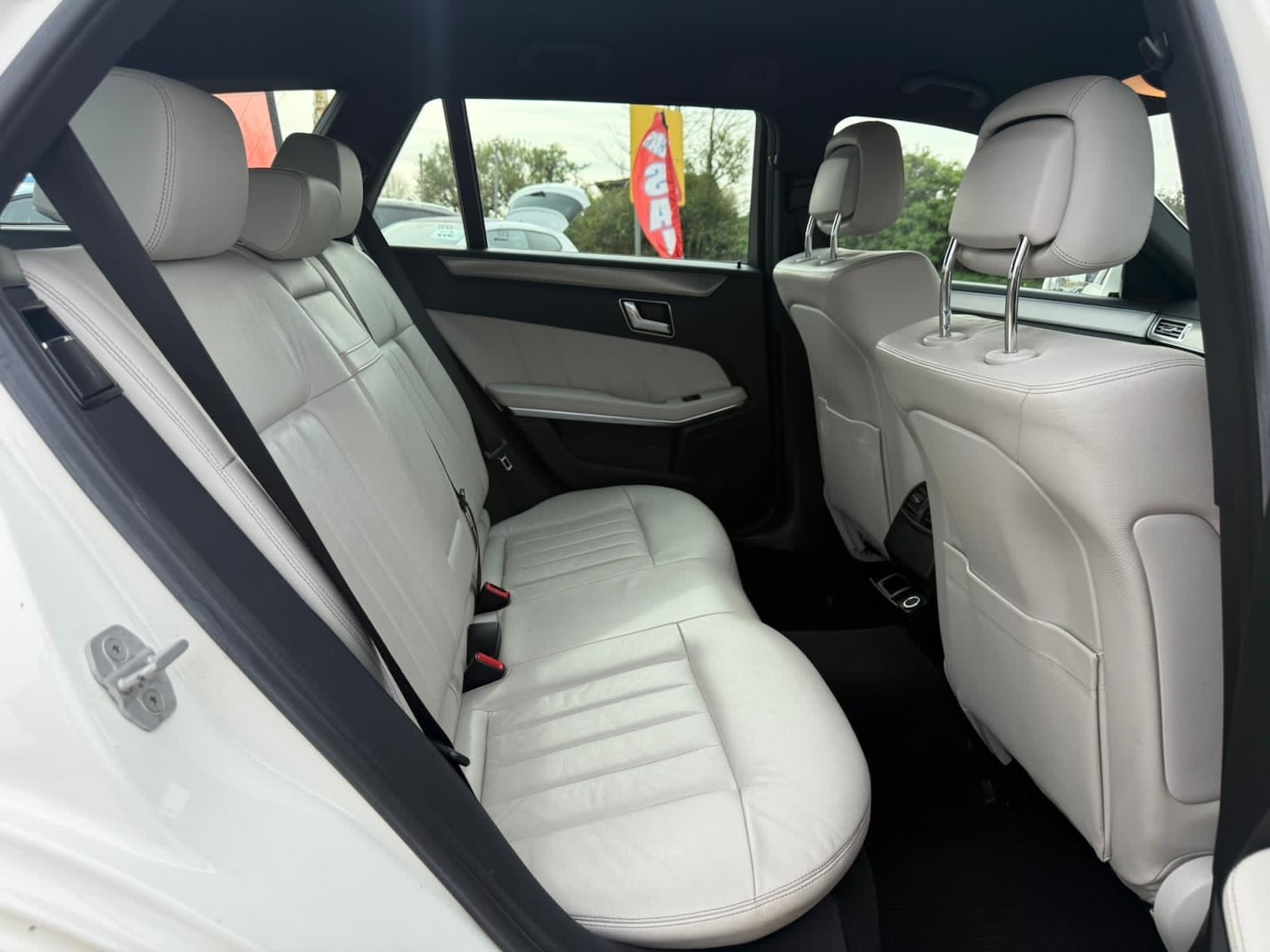 Used Mercedes-Benz E Class 2013 for sale - 78177135: Photo 23