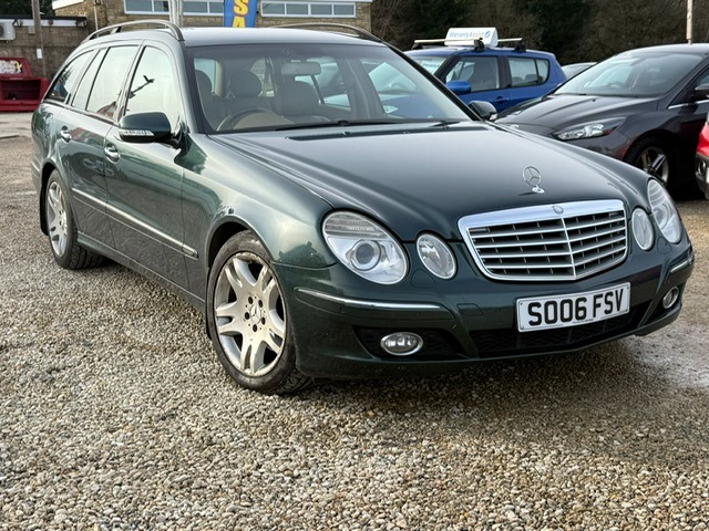 Used Mercedes-Benz E Class 2006 for sale - 77562630: Photo 2