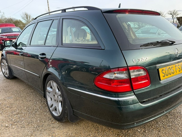 Used Mercedes-Benz E Class 2006 for sale - 77562630: Photo 5