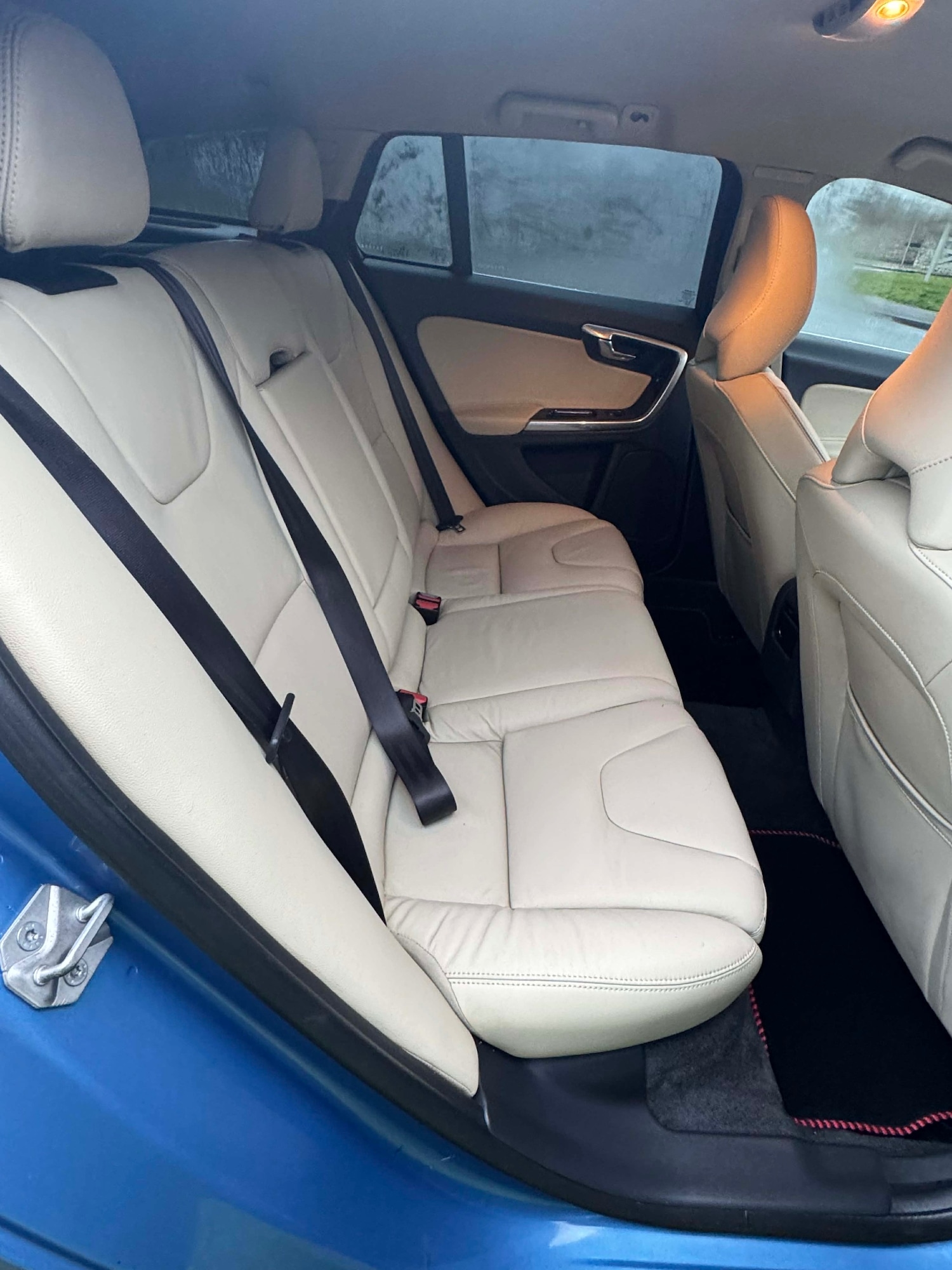 Used Volvo V60 2015 for sale - 77213785: Photo 13