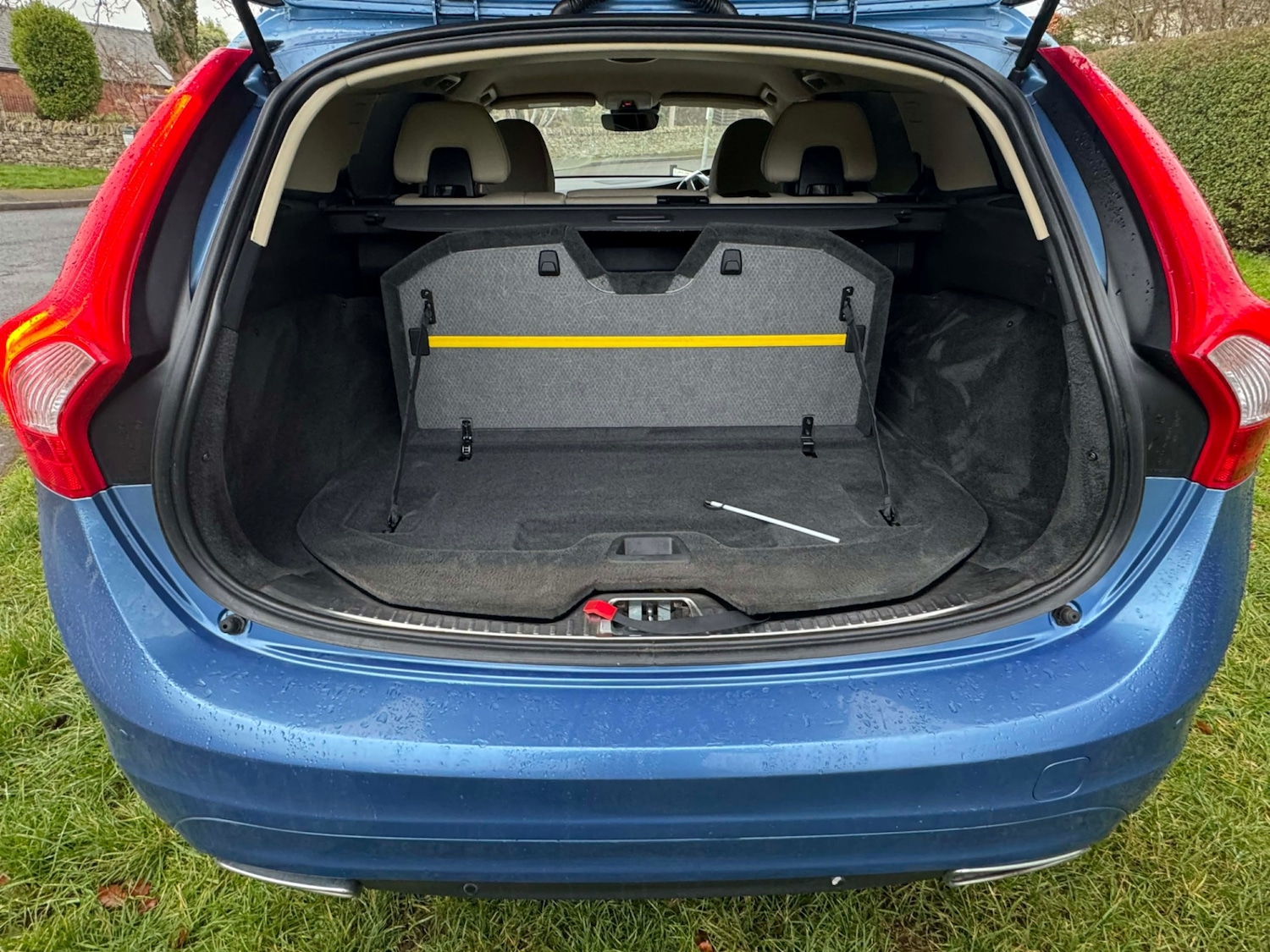 Used Volvo V60 2015 for sale - 77213785: Photo 14