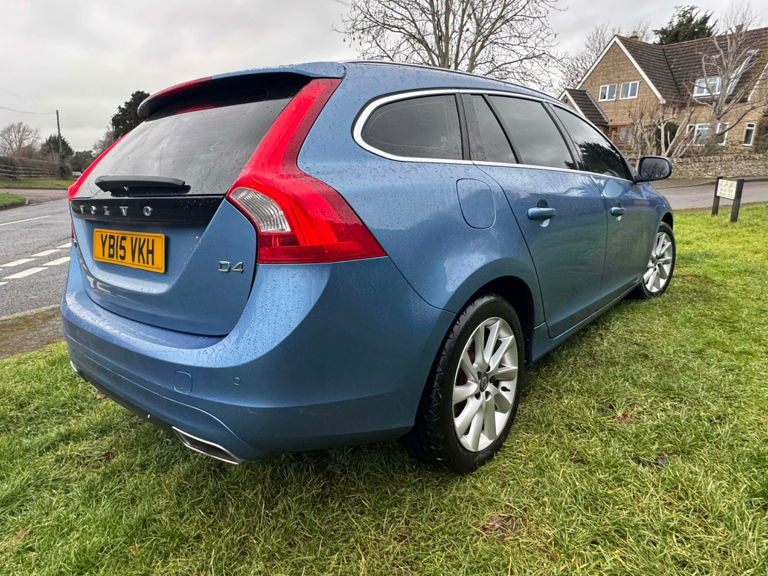 Used Volvo V60 2015 for sale - 77213785: Photo 6