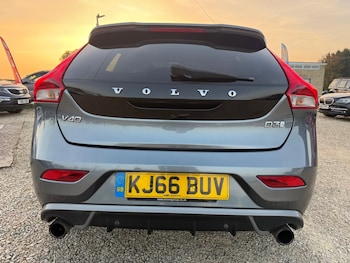 Used Volvo V40 2017 for sale - 76250808: Photo