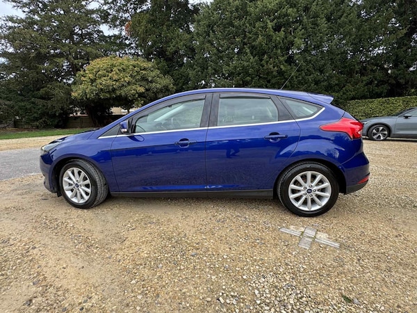 Used Ford Focus 2017 for sale - 76035645: Photo 2