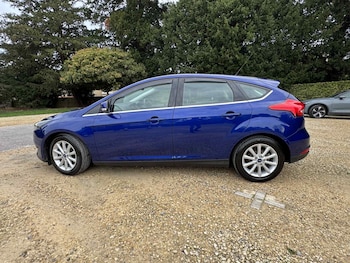Used Ford Focus 2017 for sale - 76035645: Photo 2