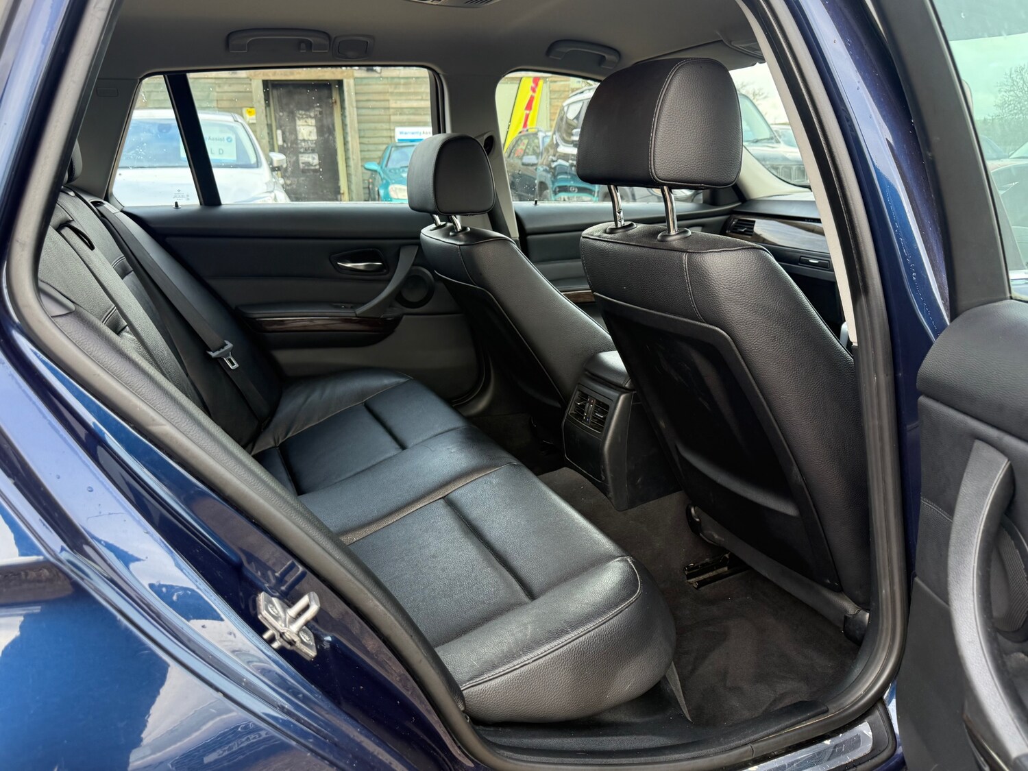 Used BMW 3 Series 2011 for sale - 77476711: Photo 12