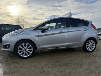 Used Ford Fiesta 2016 for sale - 76837382: Photo