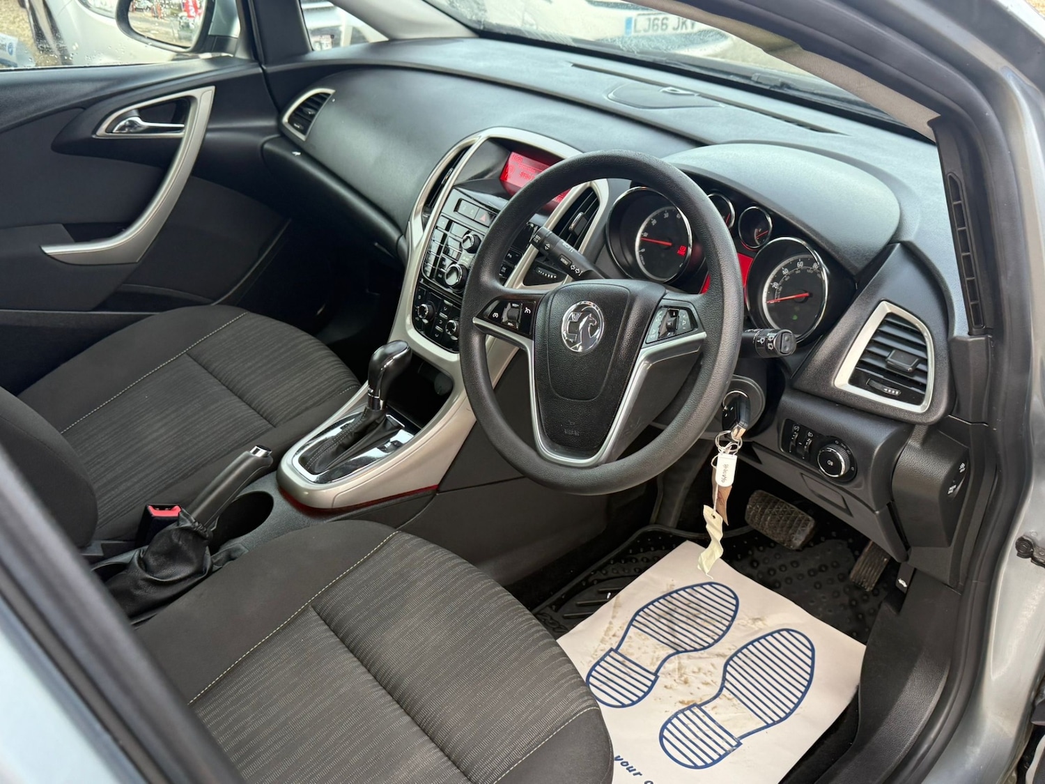 Used Vauxhall Astra 2010 for sale - 77529439: Photo 17