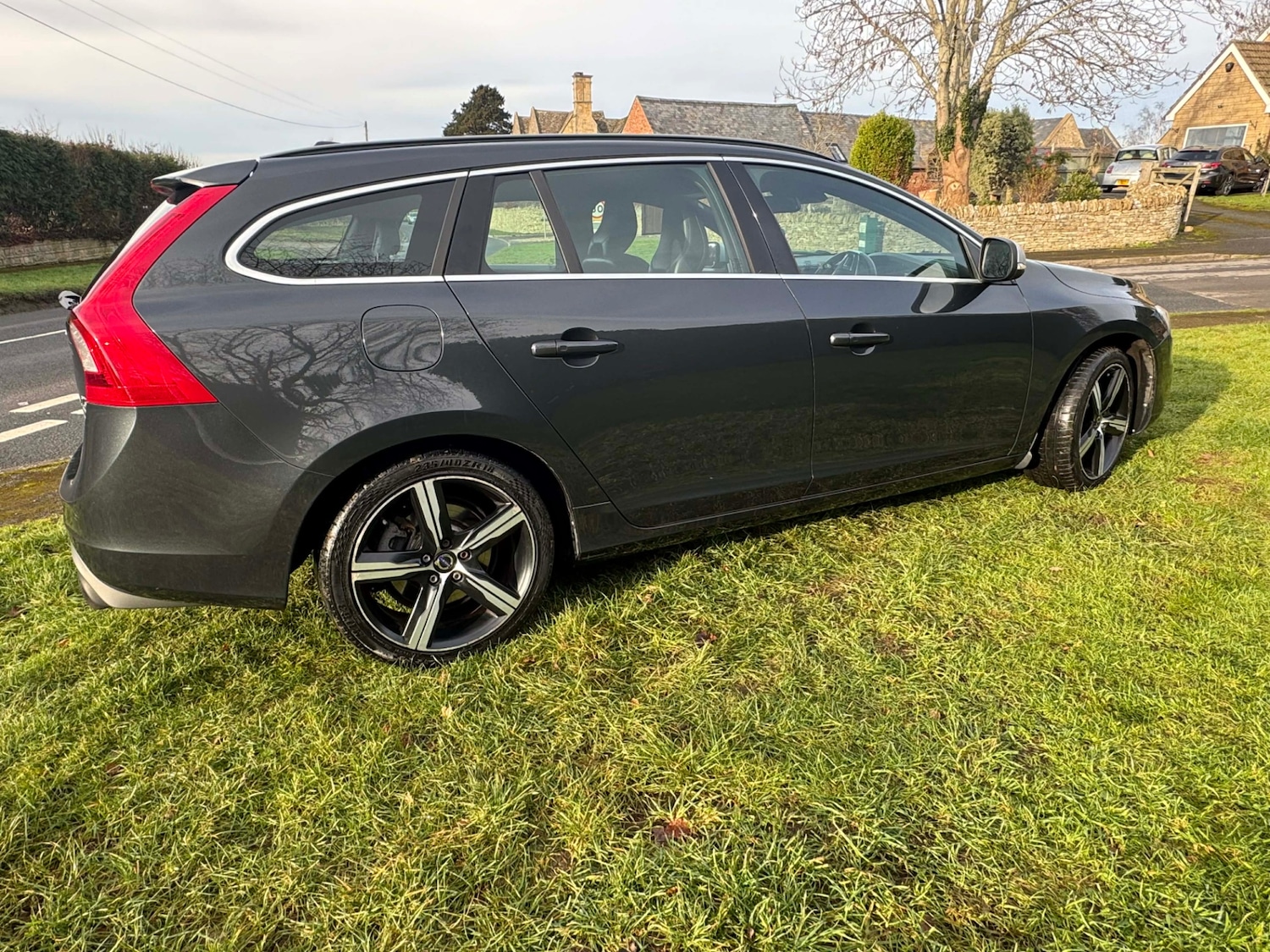 Used Volvo V60 2016 for sale - 77213774: Photo 2