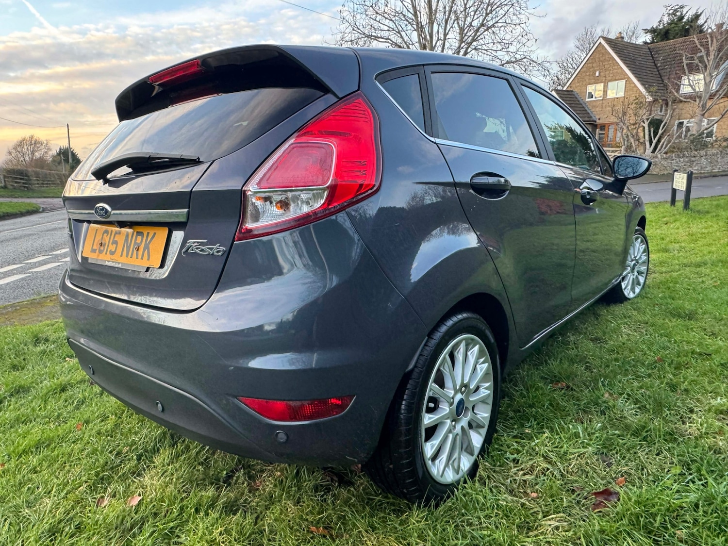 Used Ford Fiesta 2015 for sale - 76863747: Photo 2