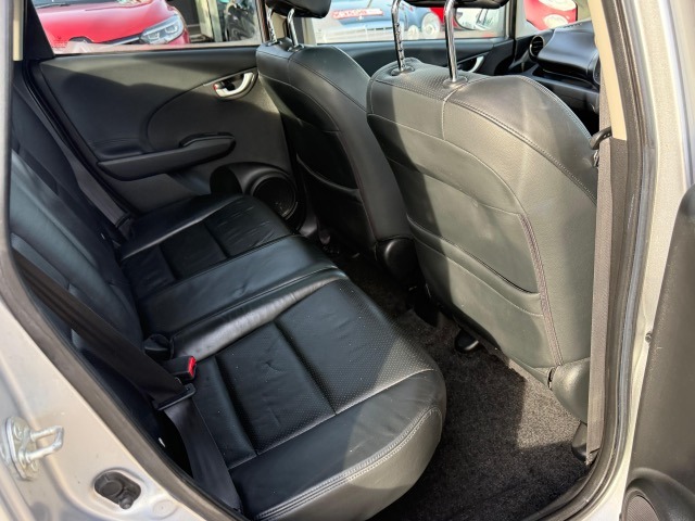 Used Honda Jazz 2011 for sale - 77562606: Photo 16