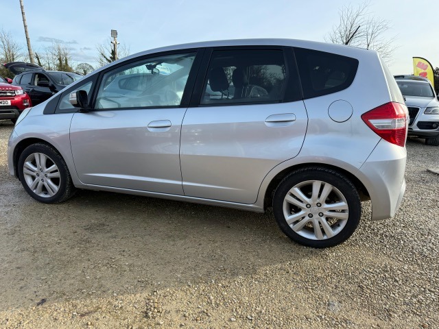 Used Honda Jazz 2011 for sale - 77562606: Photo 4