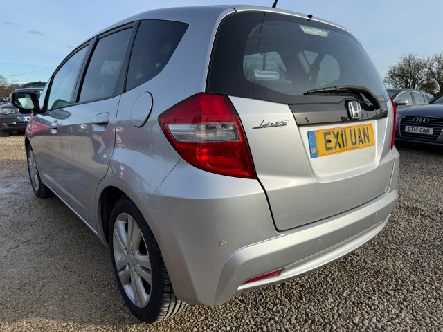 Used Honda Jazz 2011 for sale - 77562606: Photo 5