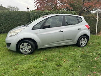 Used Kia Venga 2010 for sale - 76151043: Photo 2