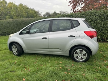 Used Kia Venga 2010 for sale - 76151043: Photo 3