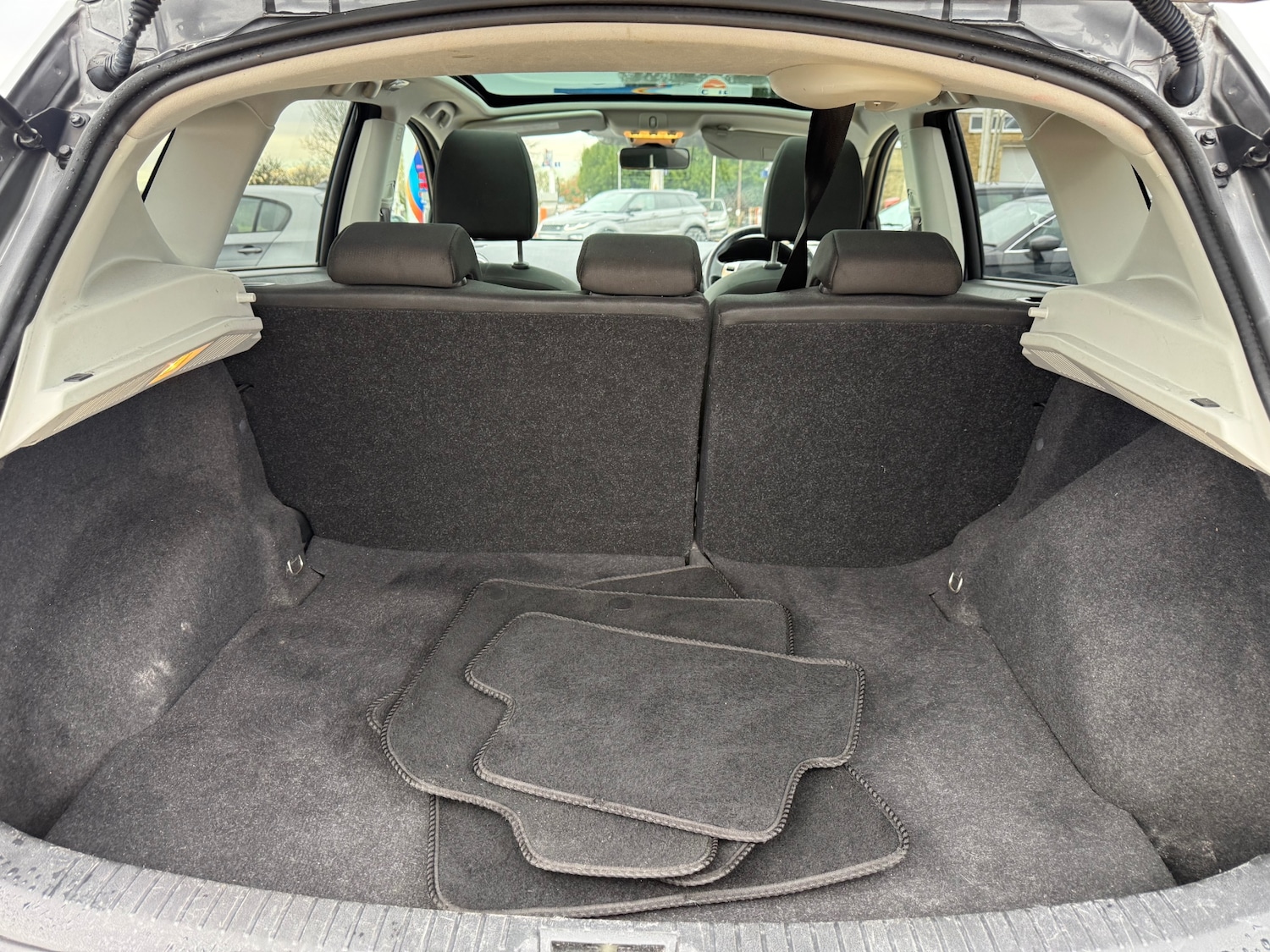 Used Nissan Qashqai 2013 for sale - 76837442: Photo 16