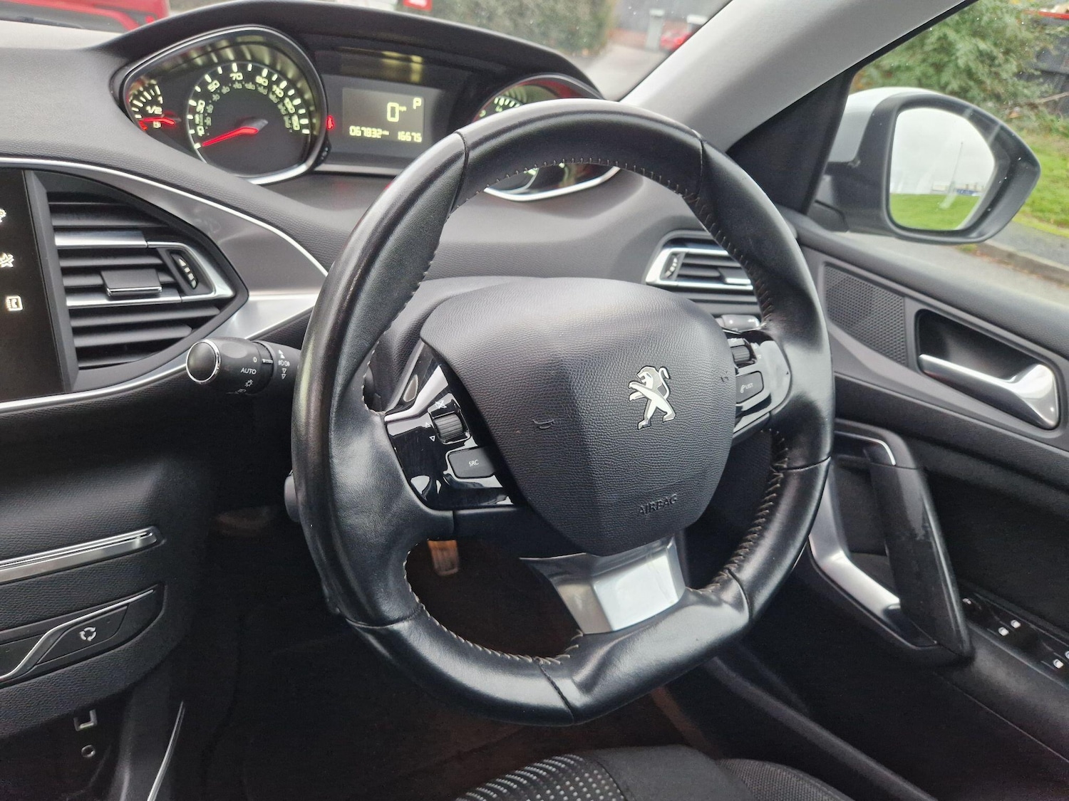 Used Peugeot 308 2016 for sale - 76855834: Photo 32