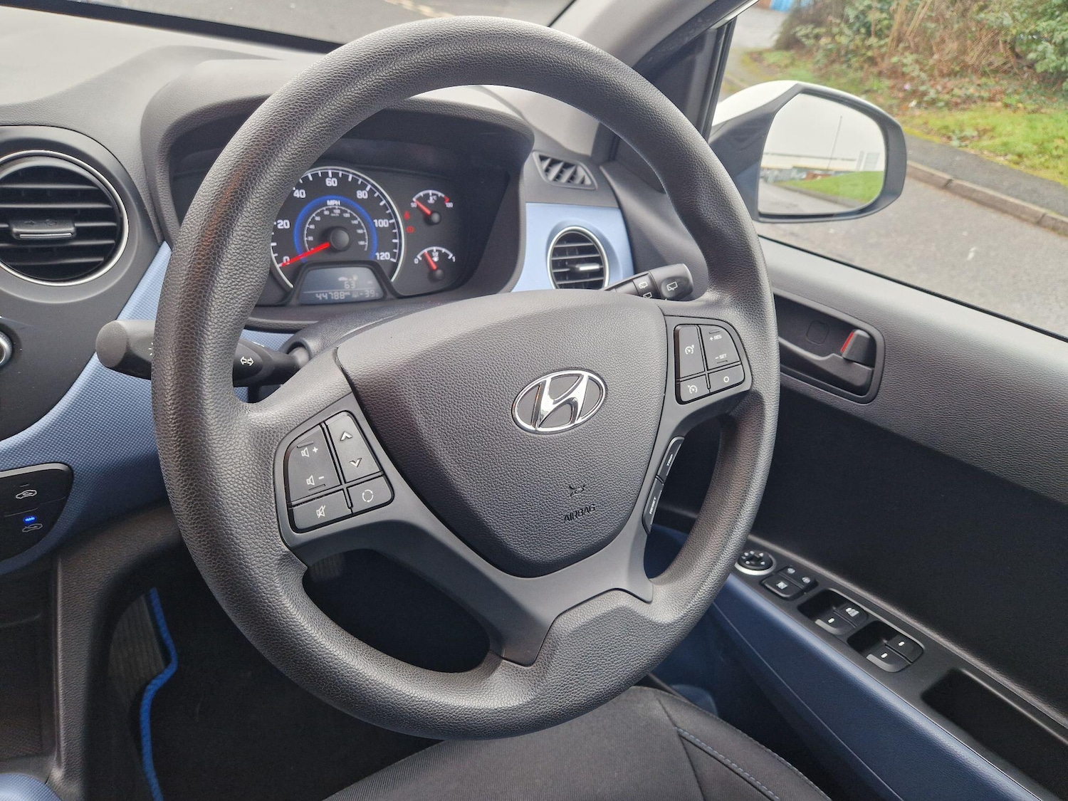 Used Hyundai i10 2015 for sale - 77163543: Photo 30