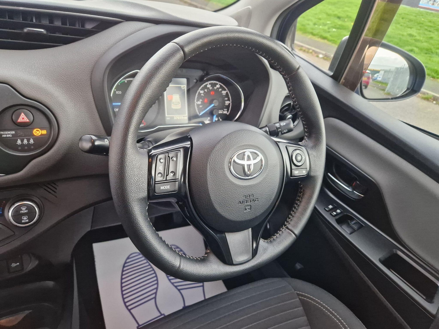Used Toyota Yaris 2019 for sale - 76485328: Photo 25