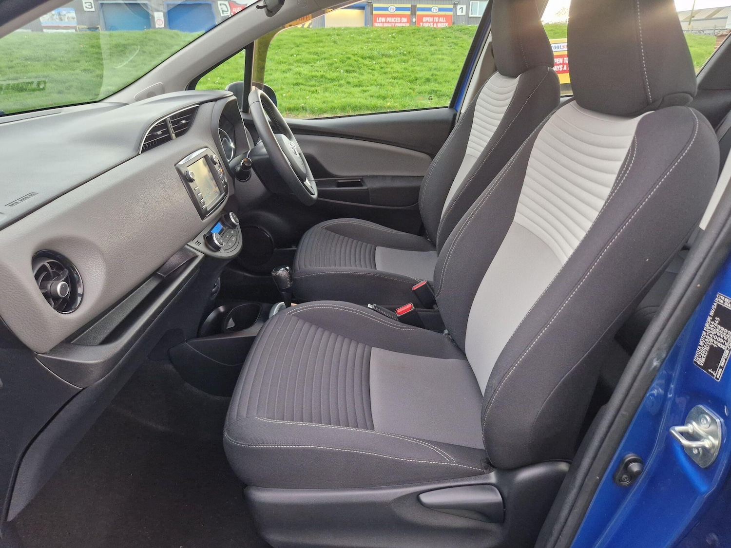 Used Toyota Yaris 2019 for sale - 76485328: Photo 33